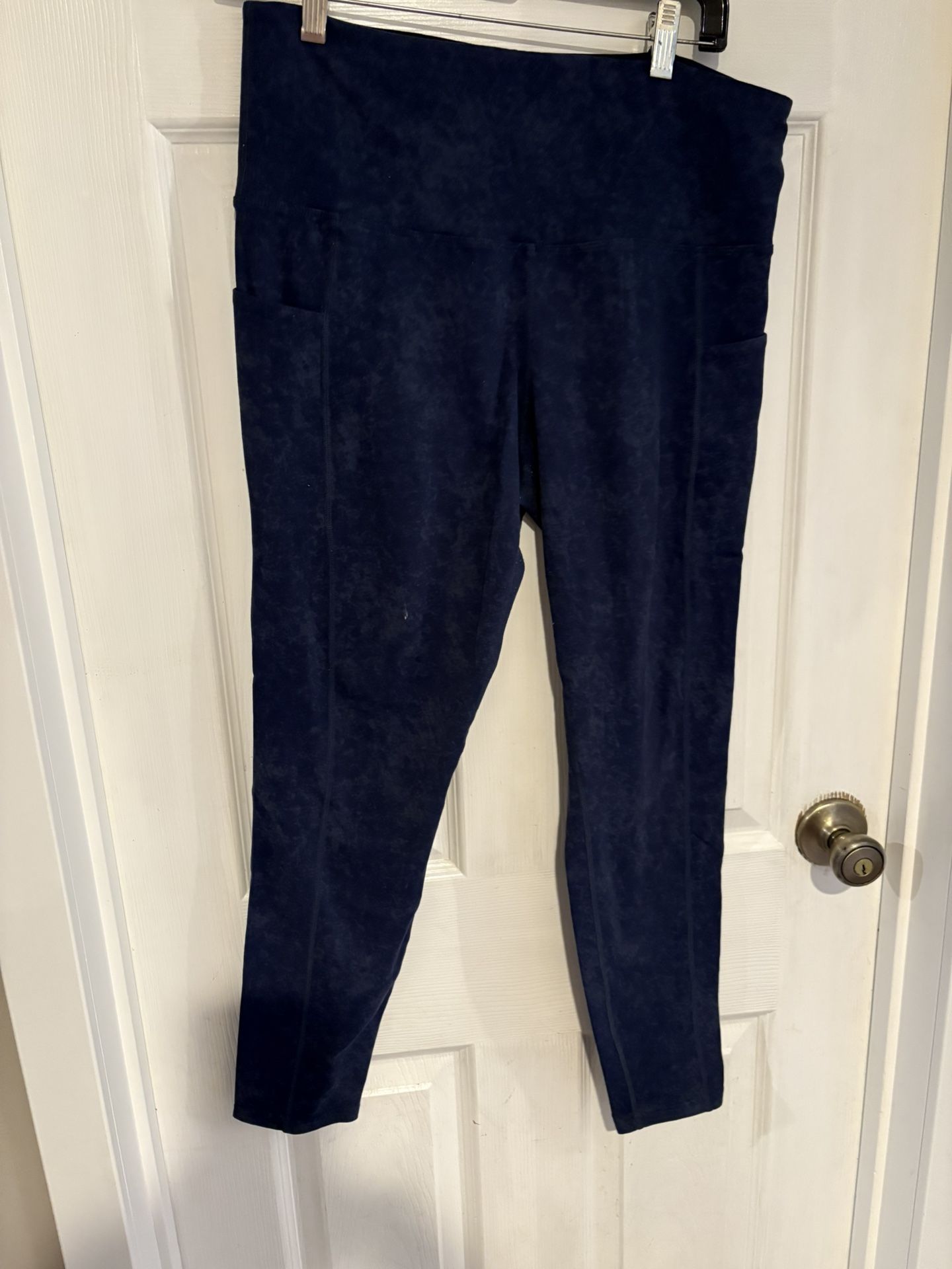 Tuff Athletics Dark Blue leggings size L 