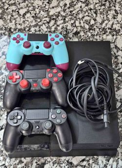 Ps4 Console/Cord And Controllers/Hdmi 
