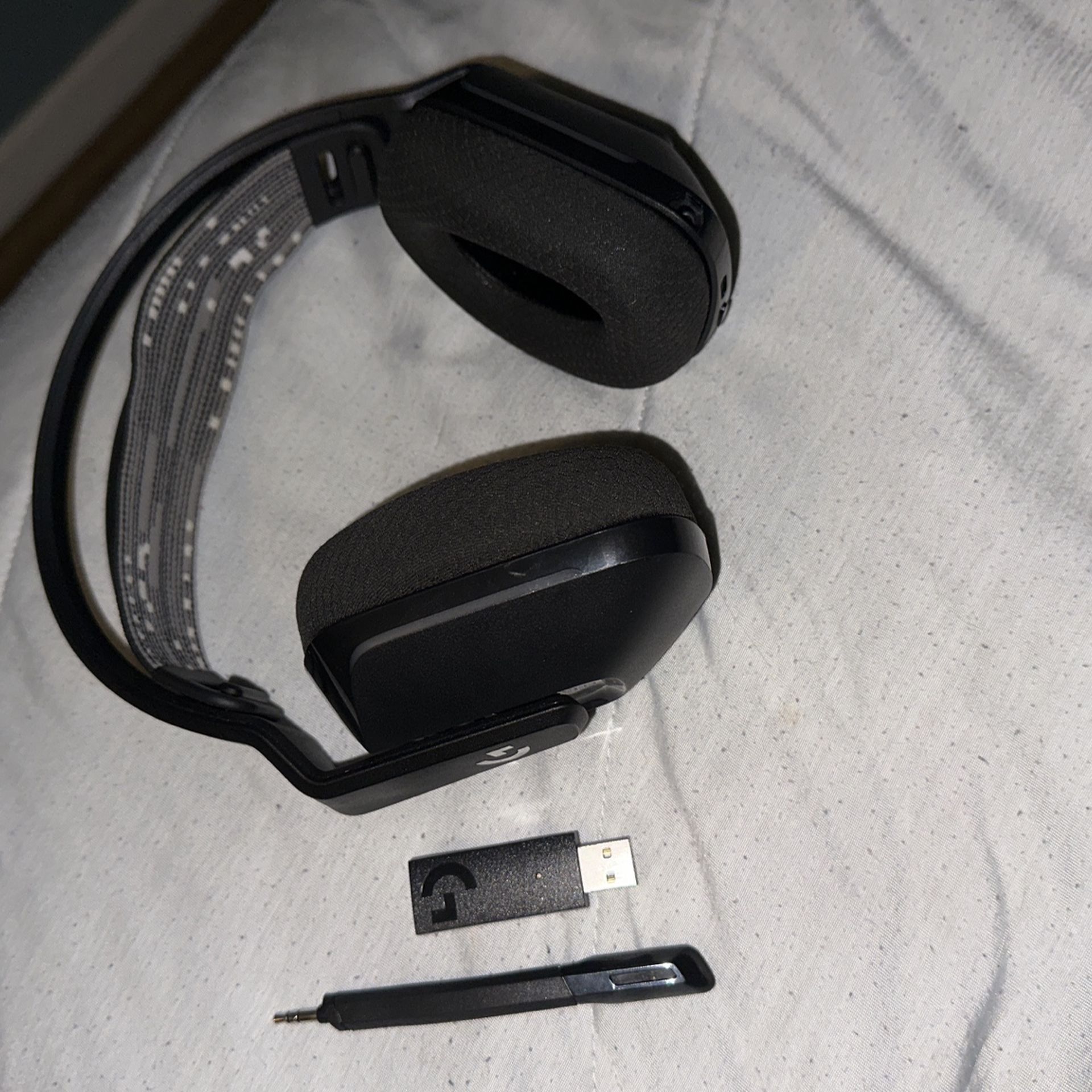 Logitech G733 Wireless Headset Gaming PC