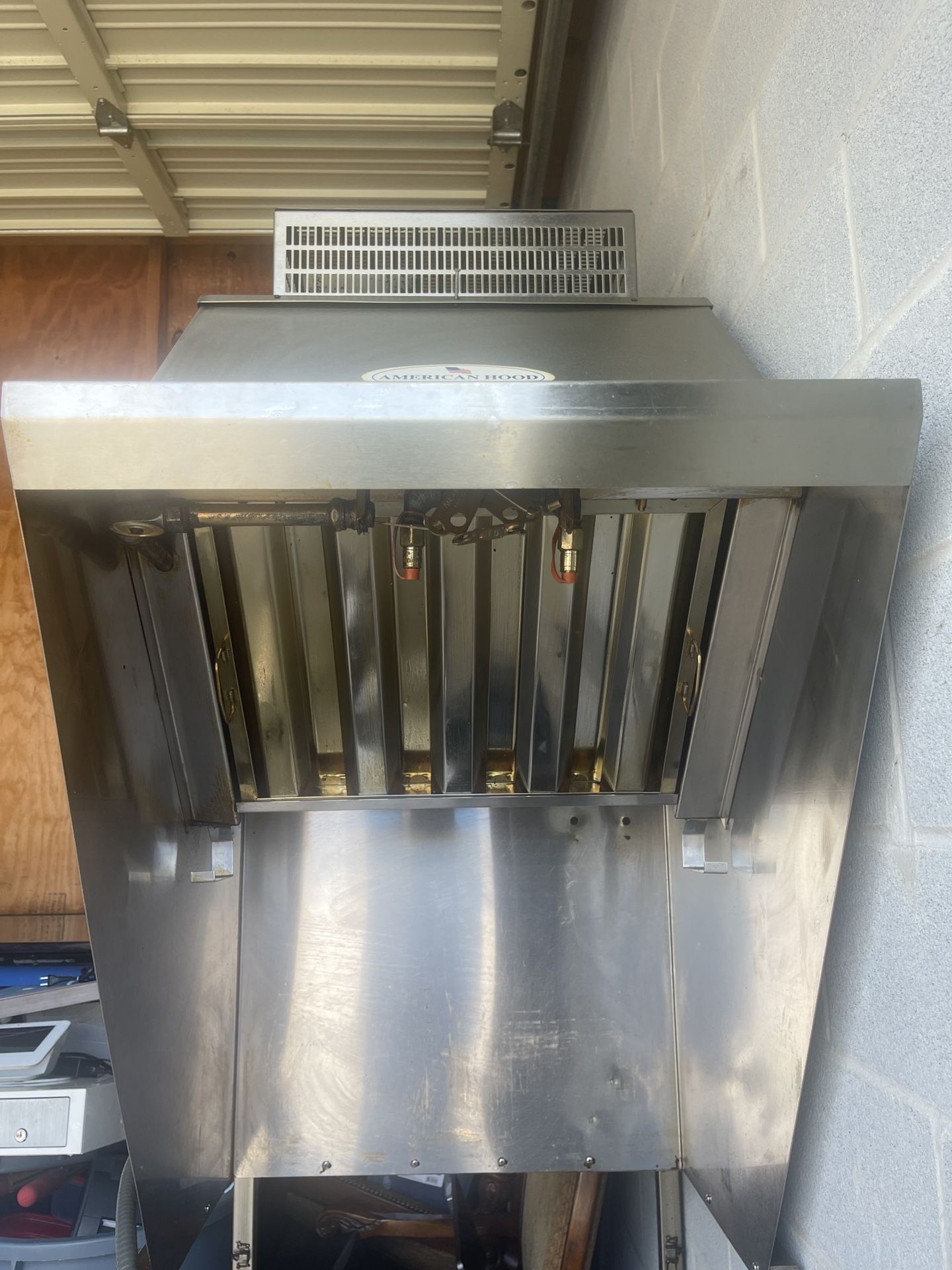 Ready To Use Self Ventilating Hood
