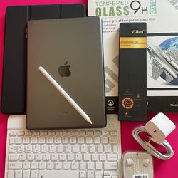 Apple IPad 8th Generation (10.2” Retina /Latest iOS 26/ 2020 model) 32GB with stylus pen, keyboard & Accessories