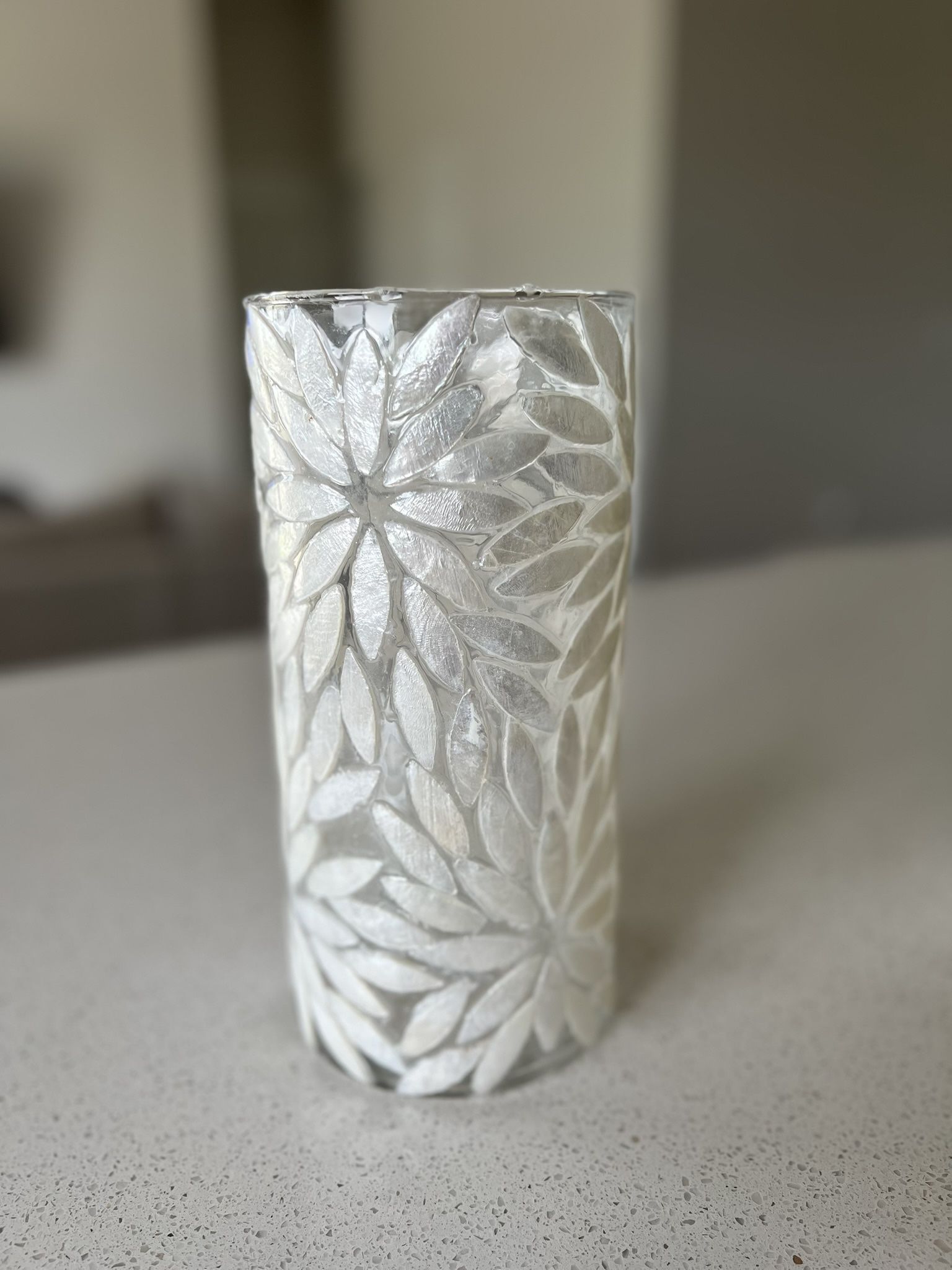 Decorative Glass Vase with Floral Leaf Design – Elegant & Bright