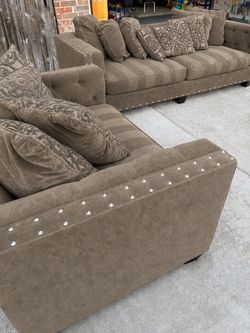 Couch set