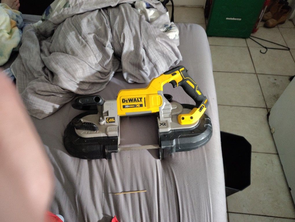 Full Size Band Saw DeWalt 20 v XR Bare Tool