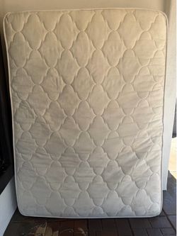 Queen pillow top Mattress