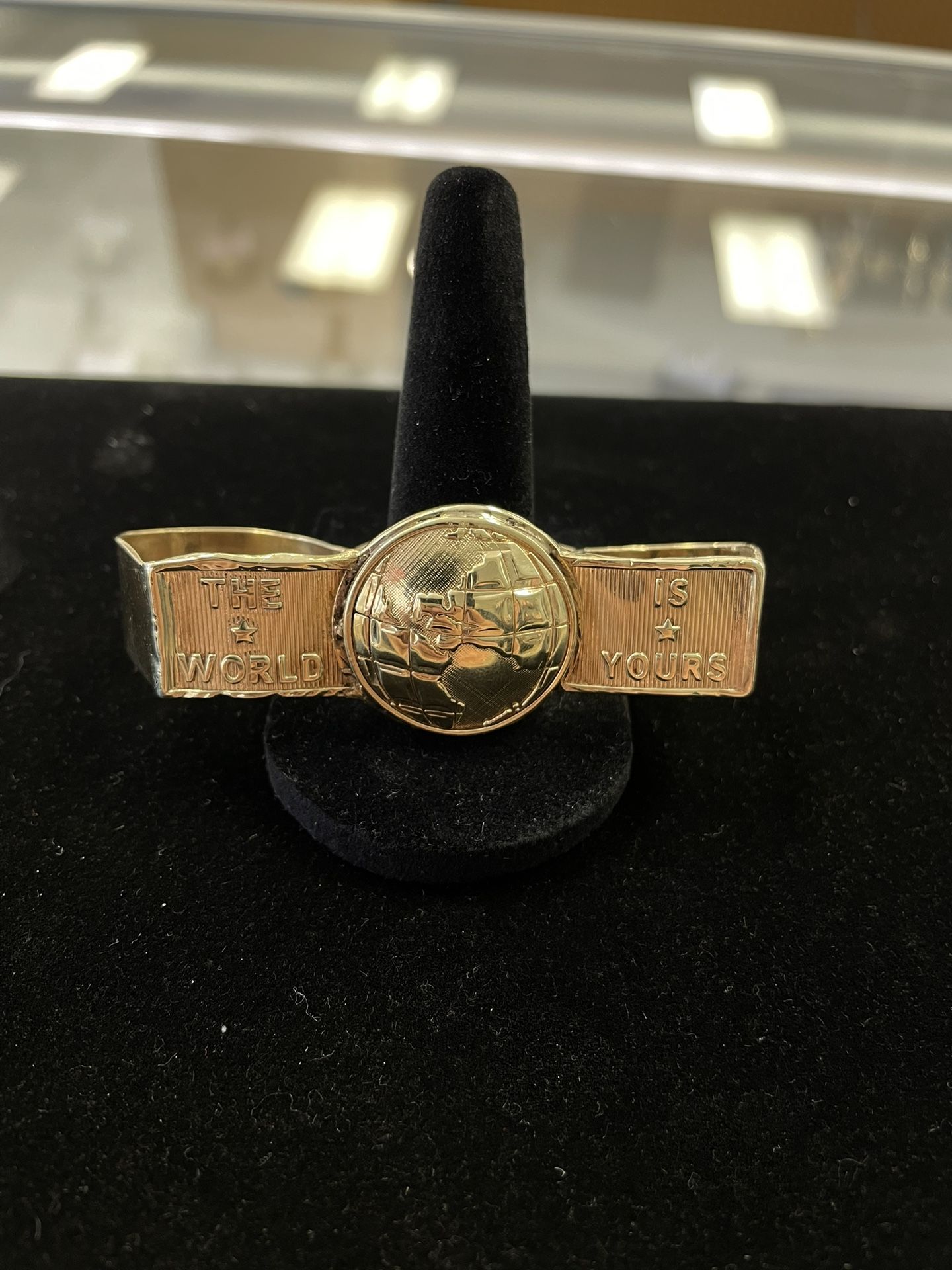 The World Is Yours 3 Finger Ring
