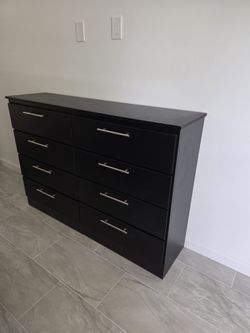 Cómoda Sin Espejo