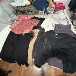 Huge Lot Of Women’s Clothes