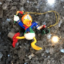 Disney Donald Duck Christmas ornament.  Size3 inches tall. Brand New Never Used.  Has been on display in a cabinet with a Disney Donald Duck collectio