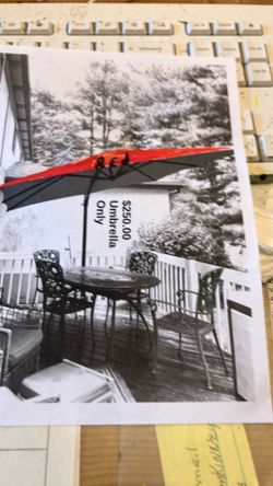 Umbrella. Red like new has cover