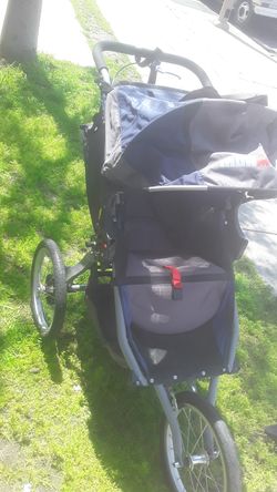 B o b ironman stroller good conditions see pictures
