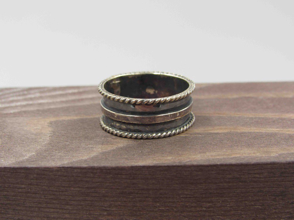 Size 7.75 Sterling Silver Rustic Odd Style Band Ring Vintage Statement Engagement Wedding Promise Anniversary Bridal Cocktail Friendship