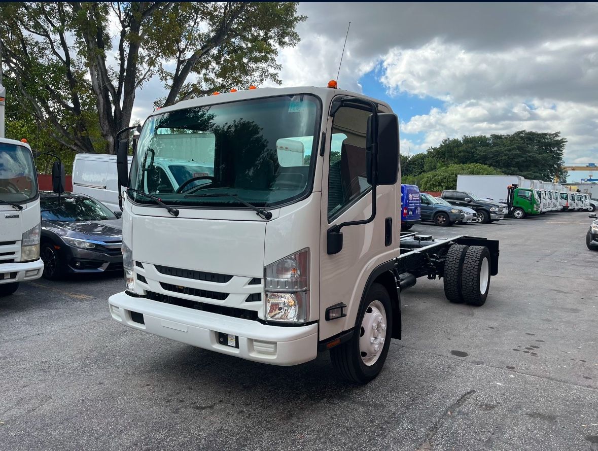 2011 ISUZU NPR