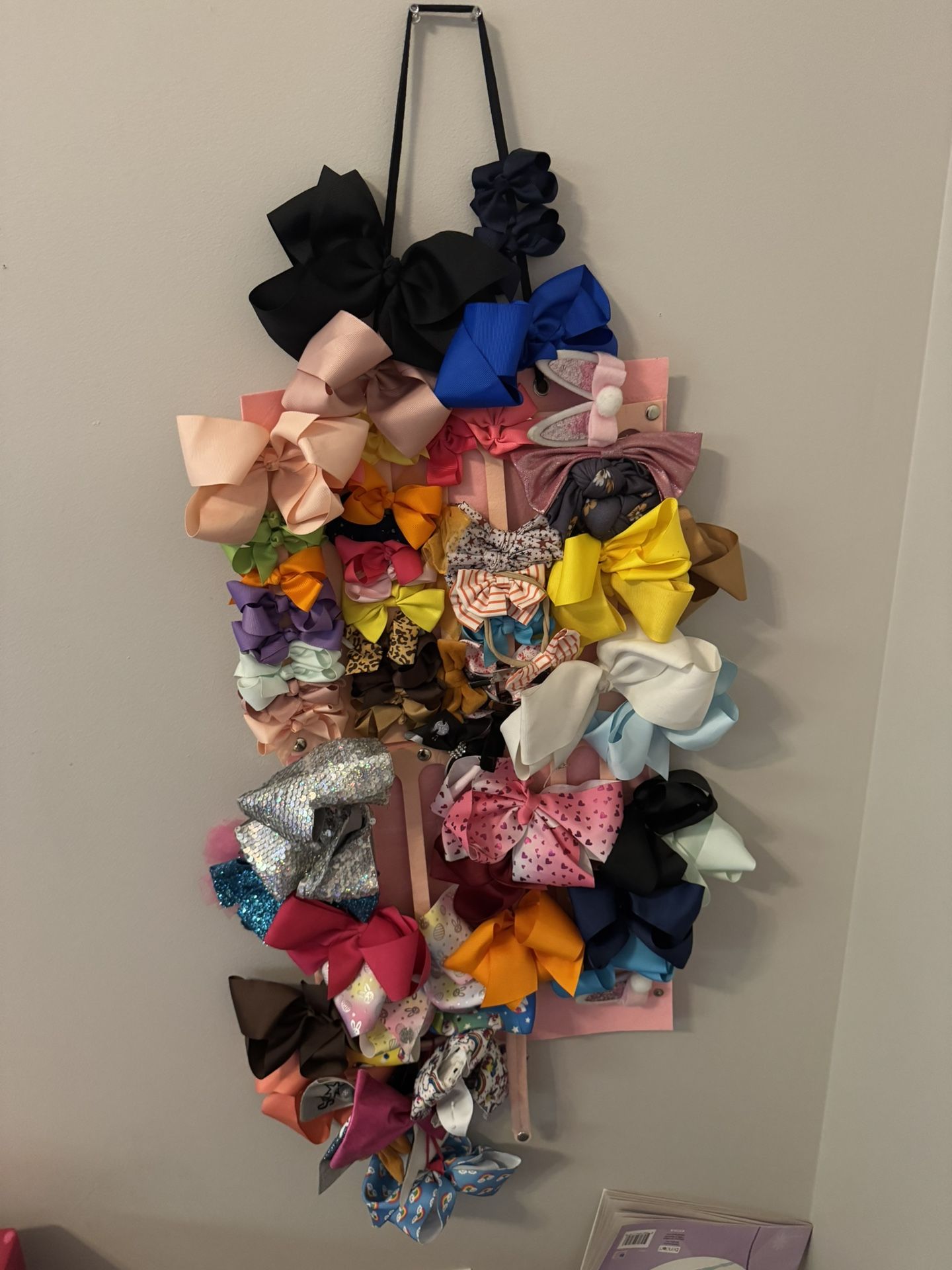 Hairbow Lot With Hanging Holder