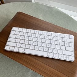 Apple Magic Keyboard A2450