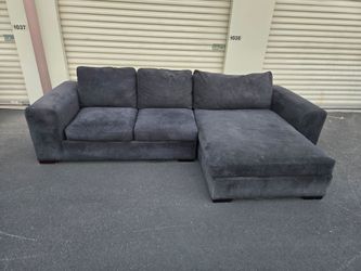 Black Living Spaces Sectional (WILL DELIVER)