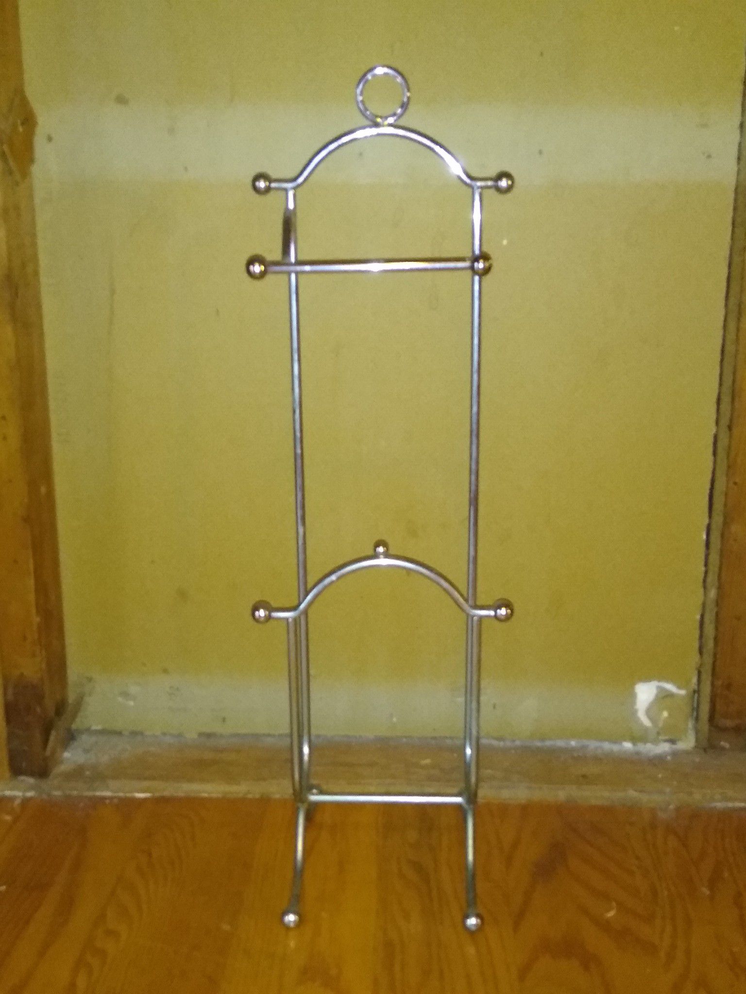 Stainless steel toilet paper holder and magazine rack