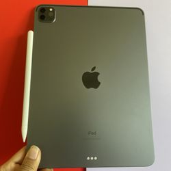 128GB Apple IPad Pro 11” 3rd Generation (2021 Model / M1 chip/ Liquid Retina / Face ID)  with pen, keyboard & Accesories (1TB $849)