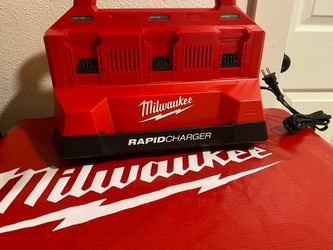 Milwaukee Rapid Charger 6 Bay Battery Charger