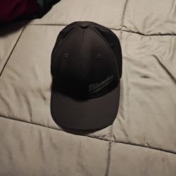 MILWAUKEE FLEX FIT HAT S/M