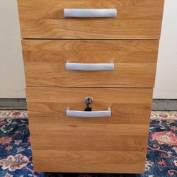 LITTLE CABINET/ DRESSER