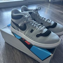 Nikes Used 8/10 Condition Size 10