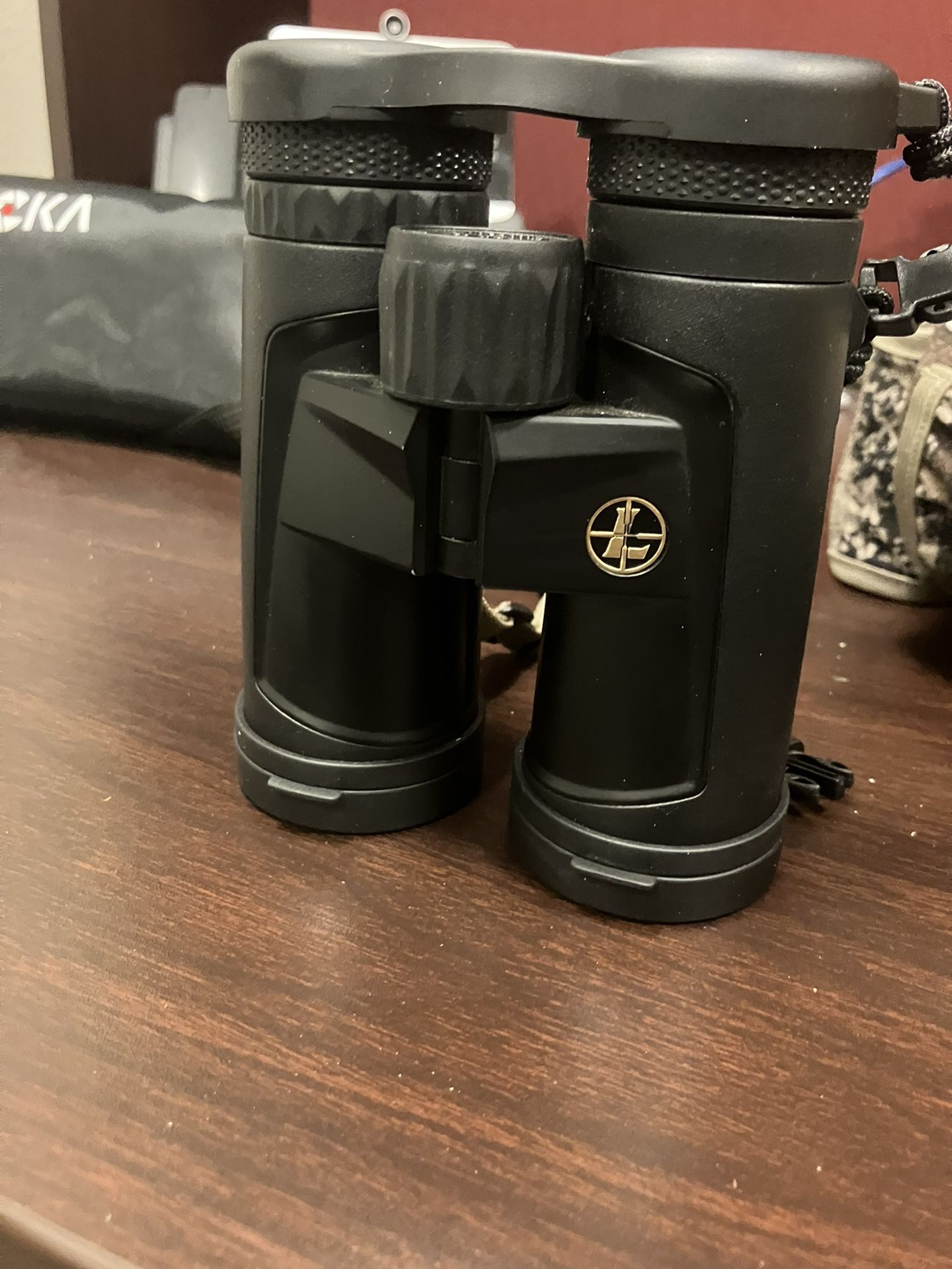 Leupold Yellowstone 10x42 Binoculars for Sale in Queen Creek, AZ OfferUp