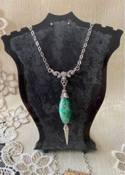 Handmade Green Stone and Silver-Tone Spike Pendant Necklace