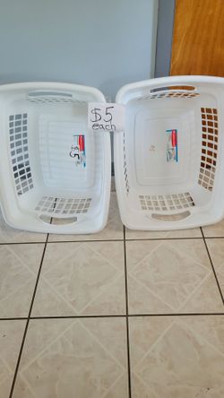 Rubbermaid White Plastic Laundry Basket