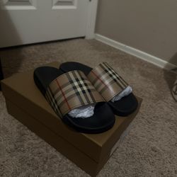 Burberry Slides 
