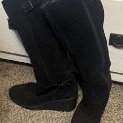 Women’s Suede Boots