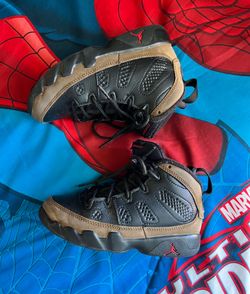 Boy Jordan 9 Retro - 10.5C