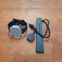 NEW Out Of Box Fitbit Versa 4 Fitness Watch