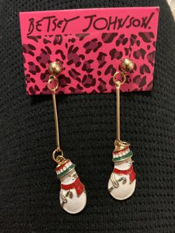 Betsey-Johnson Snowman earrings