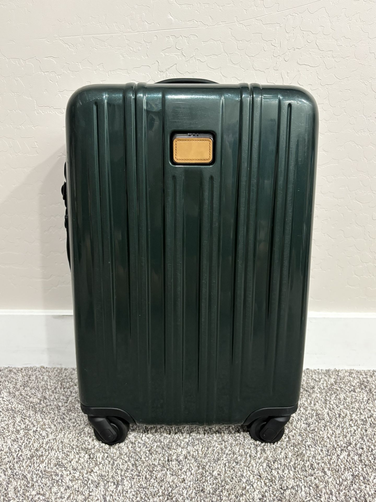 TUMI ‘V3’ Hunter Green Polycarbonate Short Trip Carry-On - 228060HNT