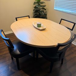 Almost new dining set