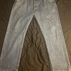 Levis 501 Size 42/32