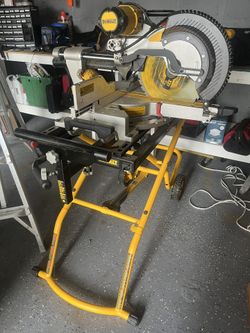 Dewalt Compound Mitre Saw And Stand