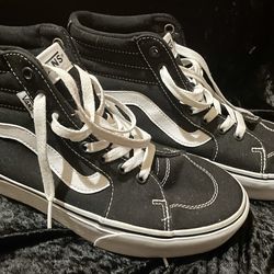 Vans Classic Black and White  Platform High-Tops Sz 8.5