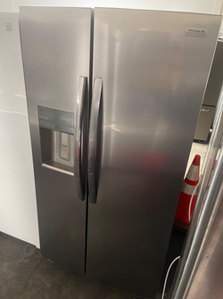 Frigidaire Gallery Side‑by‑Side Fridge – Stainless, Ice/Water Dispenser