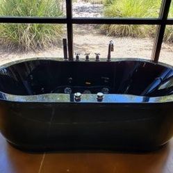 Black Hydrotherapy Whirlpool Jetted Bathtub Indoor Soaking Hot Bath Tub FREESTANDING