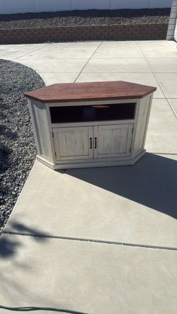 Corner Entertainment Console