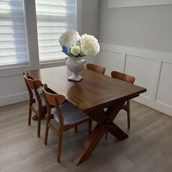 Elegant Wood Dining Rooms Table