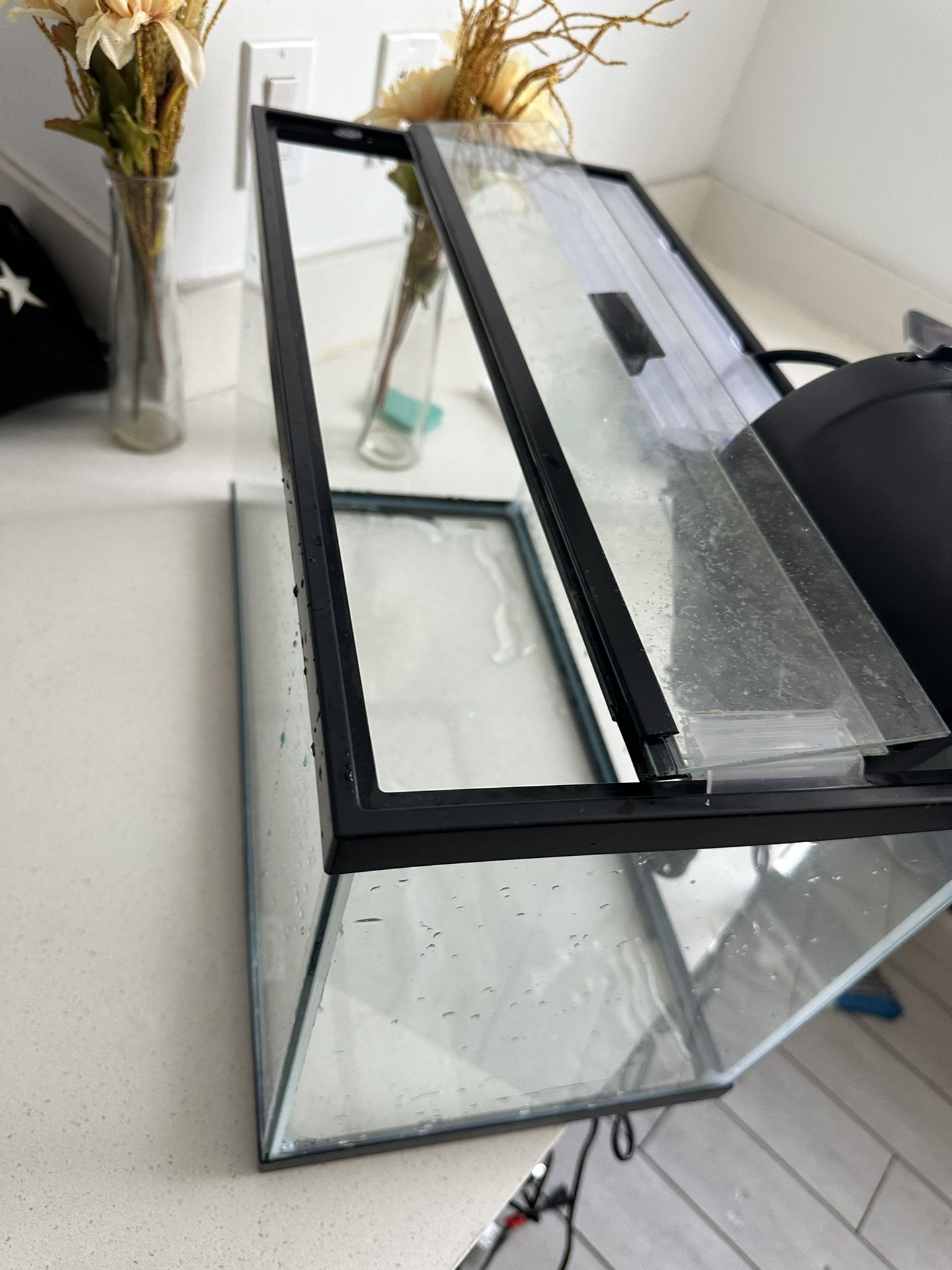 10 Gallon fish Tank . With Filter And Heater .