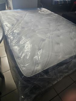 Full size bed