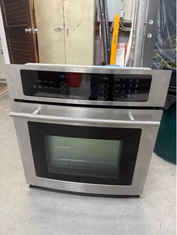 In wall electric oven