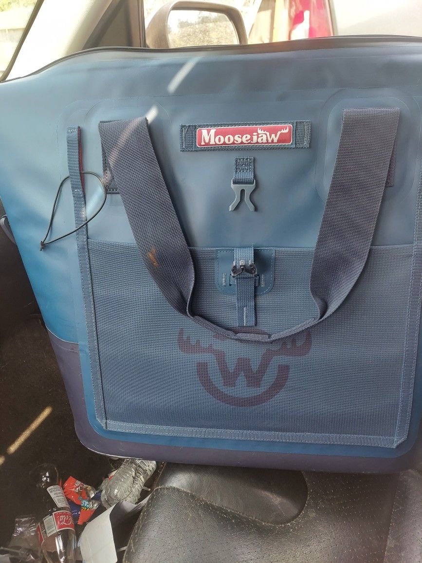 Moosejaw  Cooler