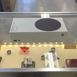 Xbox 512 With Cords and Controller 