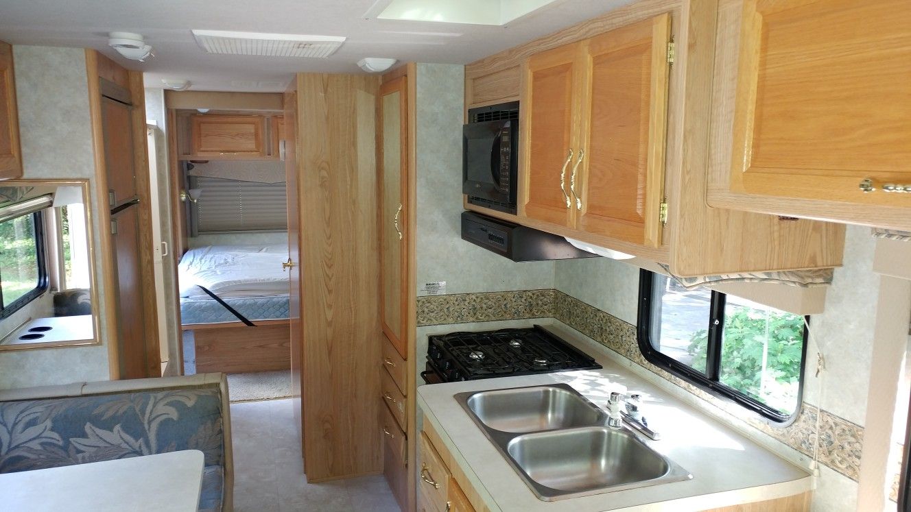 2002 Fleetwood Flair 30h