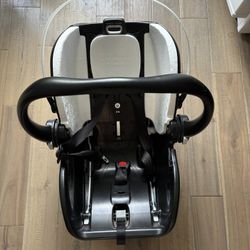 Graco Car seat & Base 
